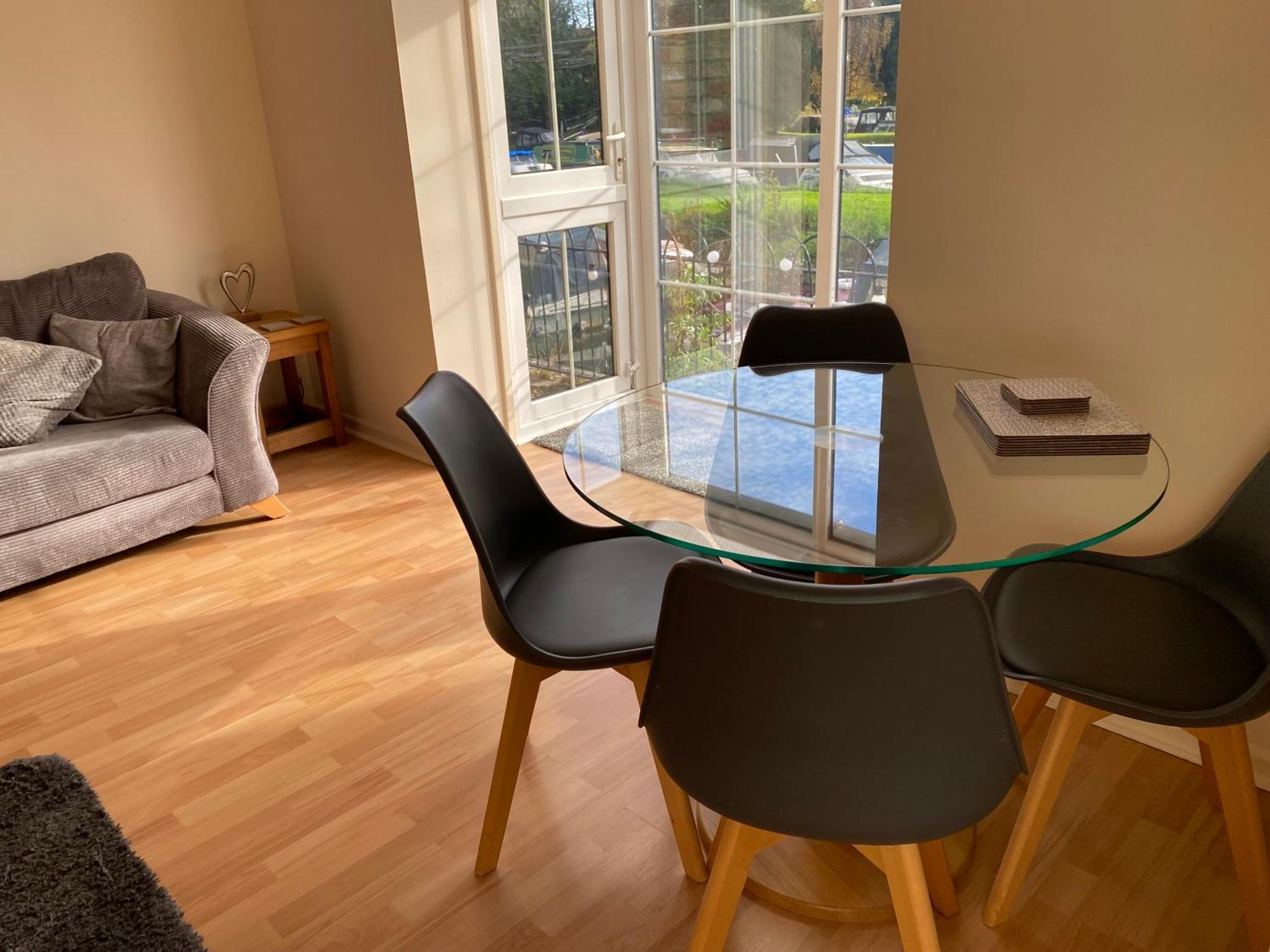 River Courtyard Apartment In The Heart Of Stneots Saint Neots Kültér fotó