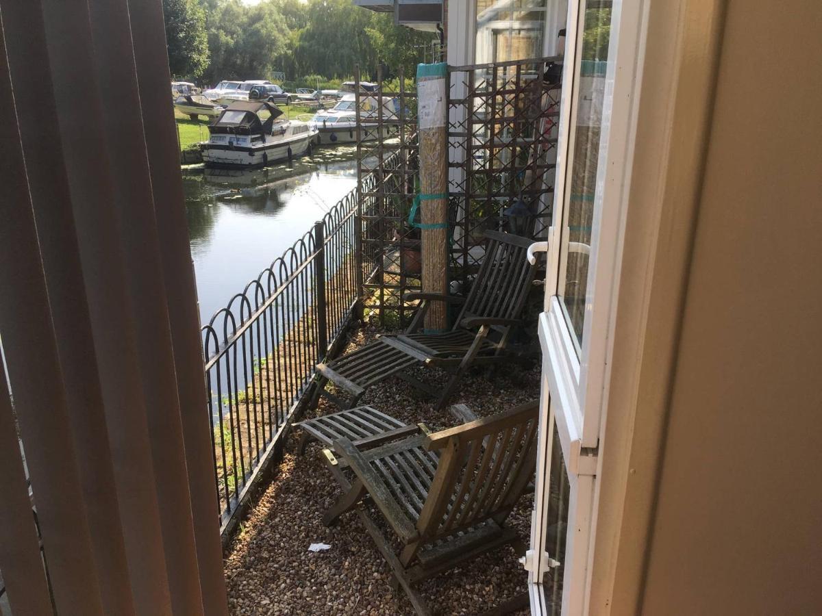 River Courtyard Apartment In The Heart Of Stneots Saint Neots Kültér fotó