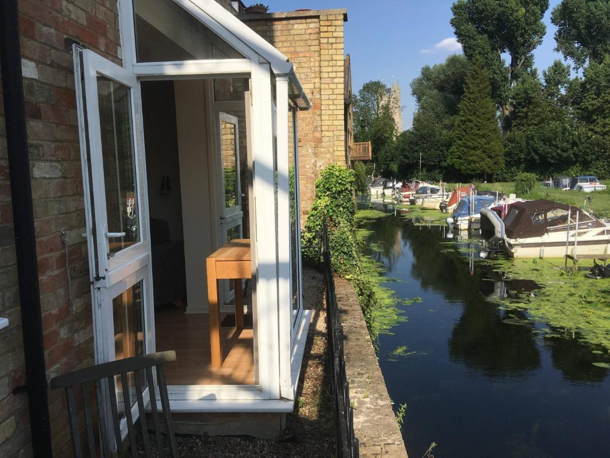 River Courtyard Apartment In The Heart Of Stneots Saint Neots Kültér fotó